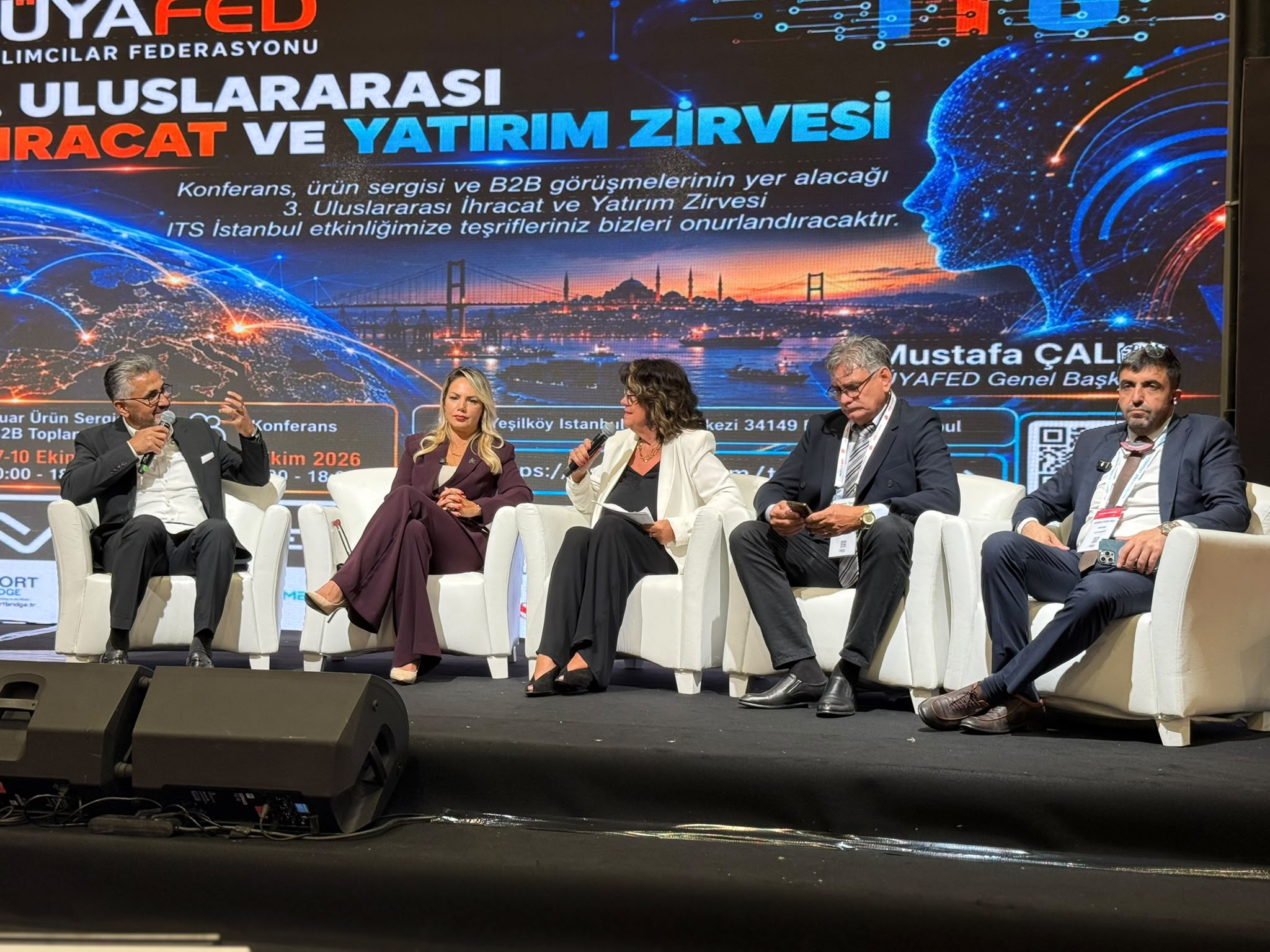 Prof. Dr. Angelika Kreitel beim Panel in Istanbul